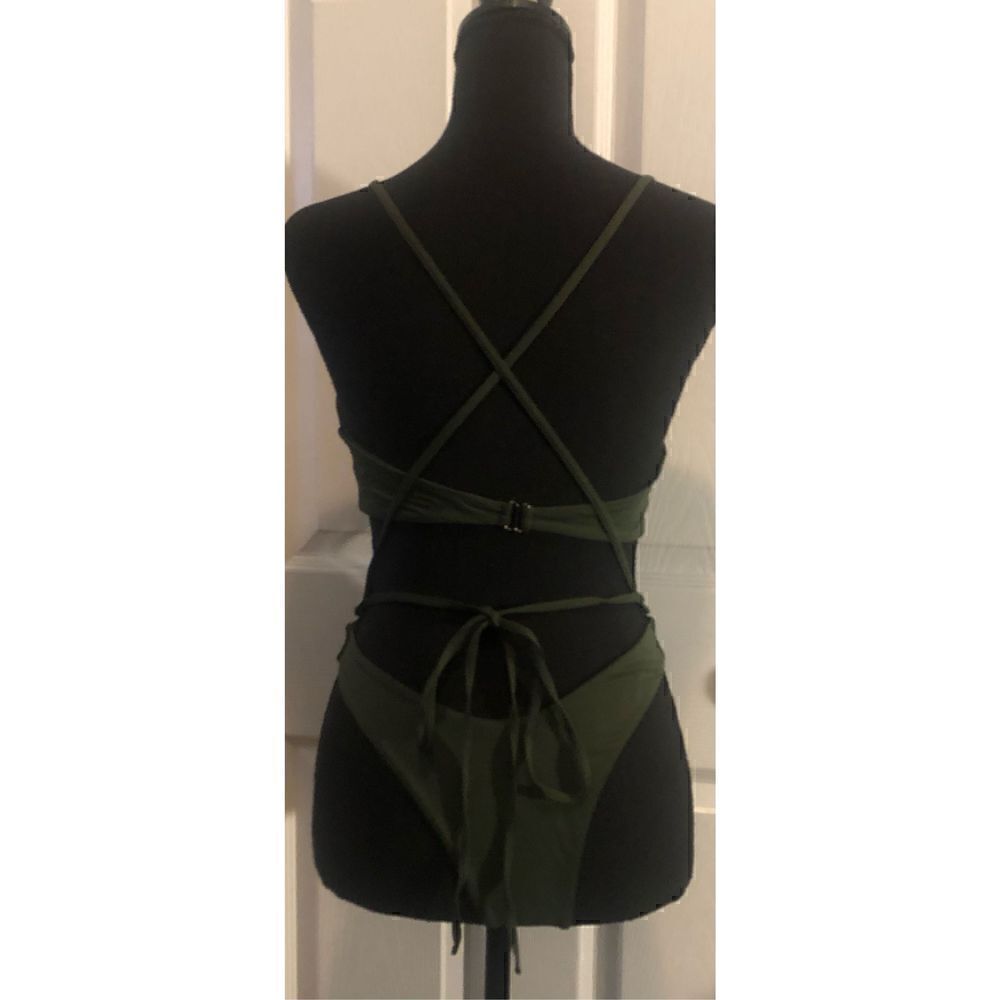 Qinsen Swimsuit Size Medium - Picture 2 of 5